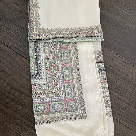 Club Monaco scarf - Picture 4 of 4